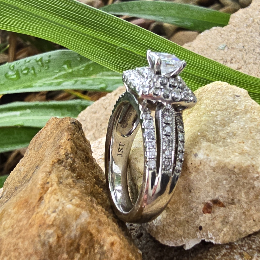 Diamond Ring - Picture 2 of 8